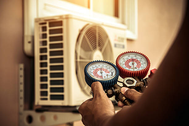 Professional Hvac technician working in Diamond Springs, CA
